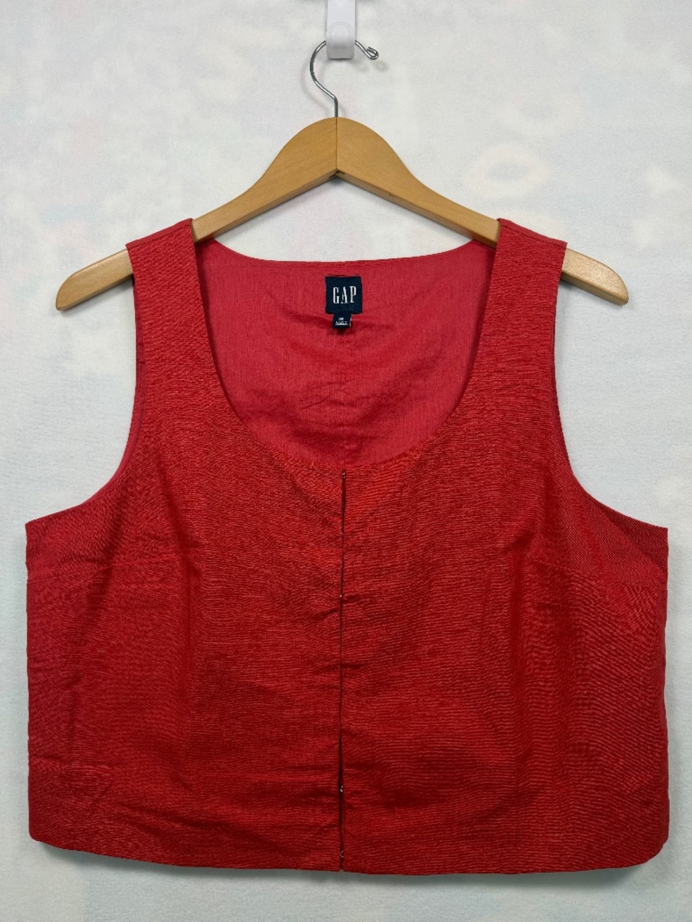 GAP Sz M Red Linen-Blend Hook-Front Crop Lined Shell Top